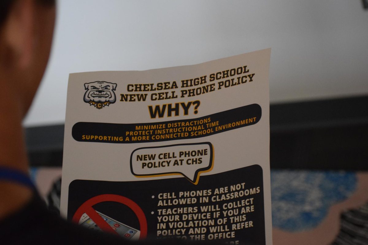 Phones Overthrown! Administration Prohibits Phones from Classrooms